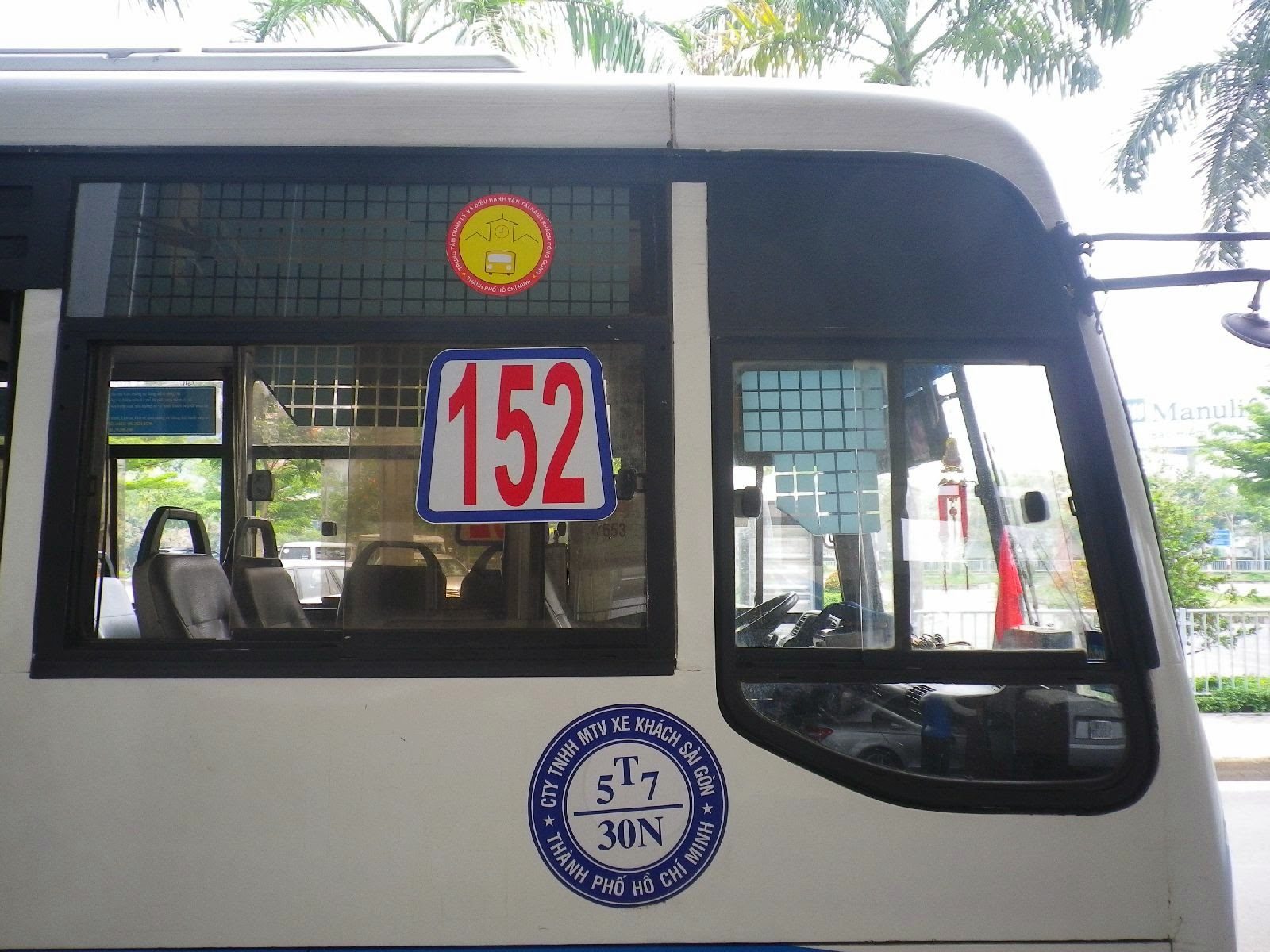 ホーチミン152番ローカルバスの正面フロント