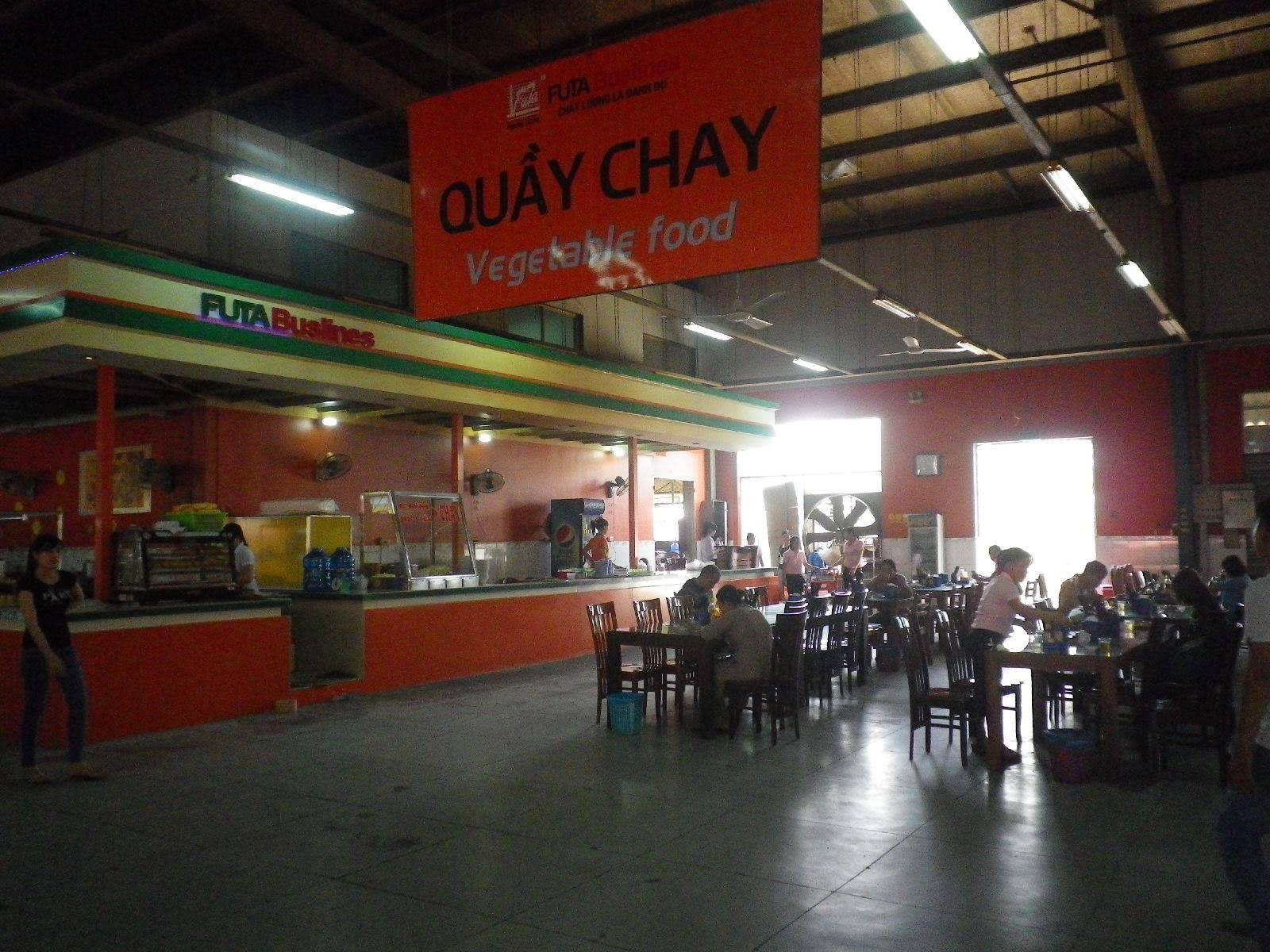 FUTAバスラインズ休憩所のベジタリアン食堂「Quẩy Chay」