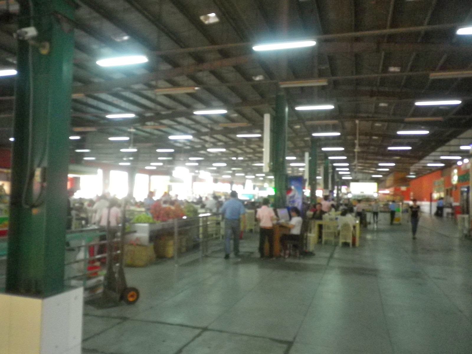 フーンチャントラベル専用の広大なバス休憩所内部