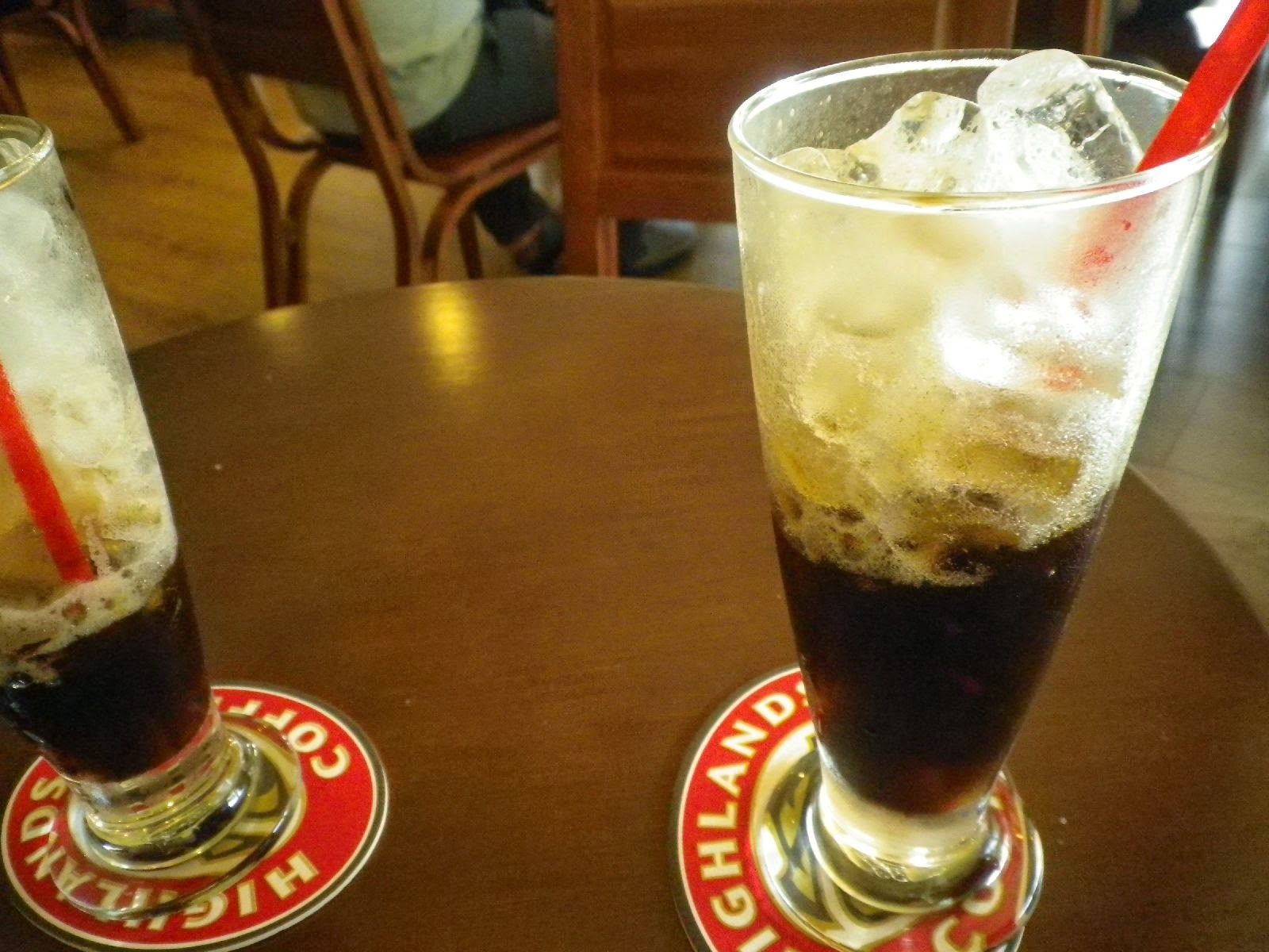 ハイランドコーヒーのアイスブラックコーヒー2杯