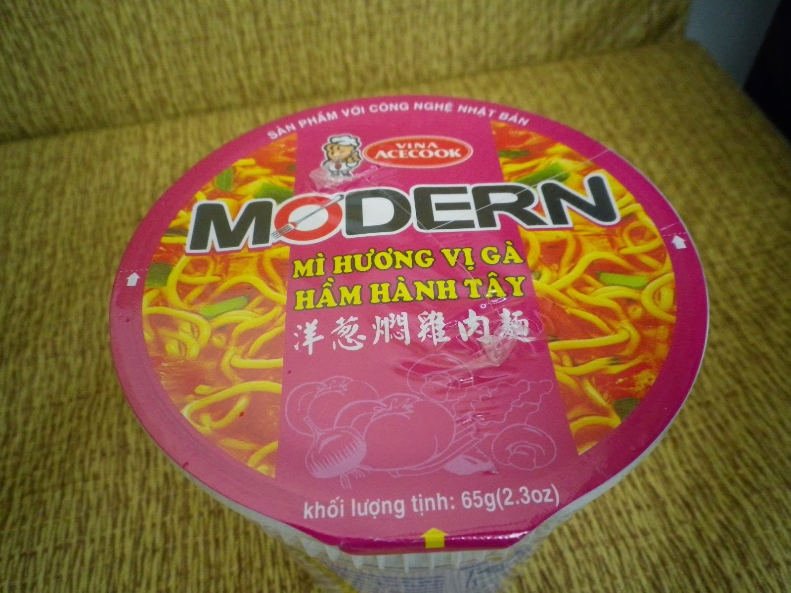 ベトナム・エースコックMODERNチキン味カップ麺65g