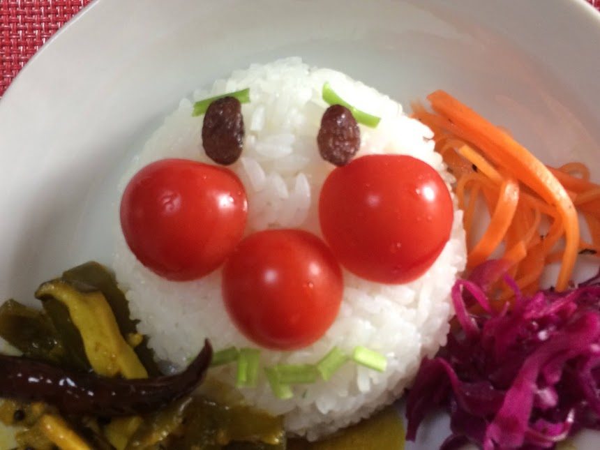 アンパンマン風デコおにぎりのスープカレー