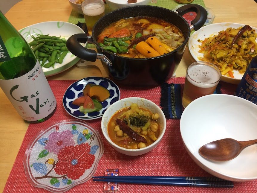 自家製スープカレー鍋と日本酒GasVariの食卓