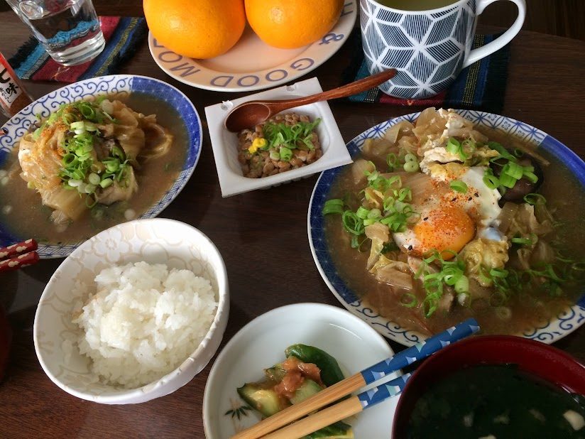 高松の自炊昼食・すきやき玉子乗せ定食の食卓