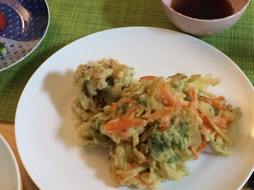 ニンジンと野菜たっぷりのサクサクかき揚げ